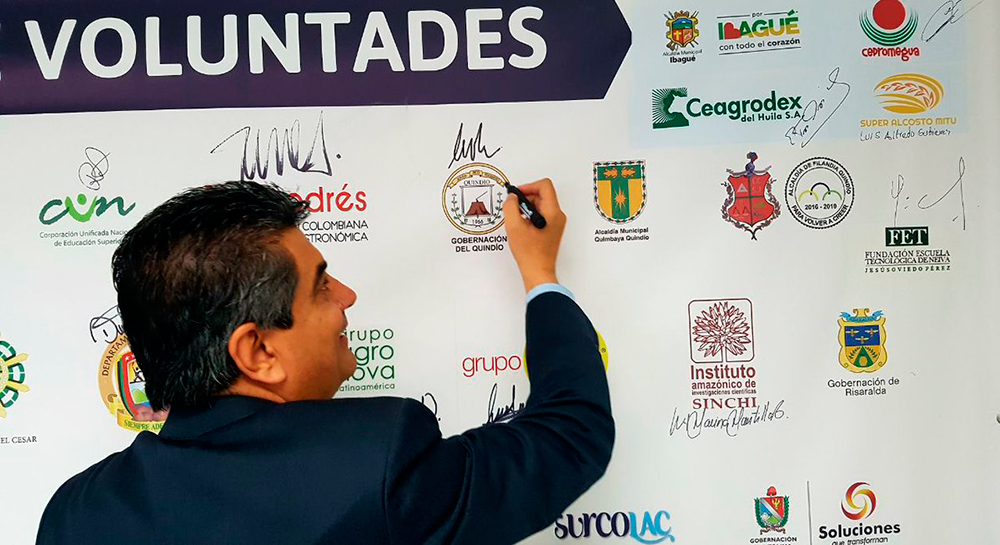 Gobernador del Quindío firmó acuerdo de voluntades con la Agencia de Desarrollo Rural por el fortalecimiento del campo colombiano