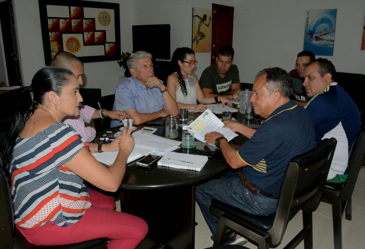 Indeportes trabaja para garantizar la participación de las ligas de triatlón y balonmano en los Juegos Nacionales de Bolívar 2019