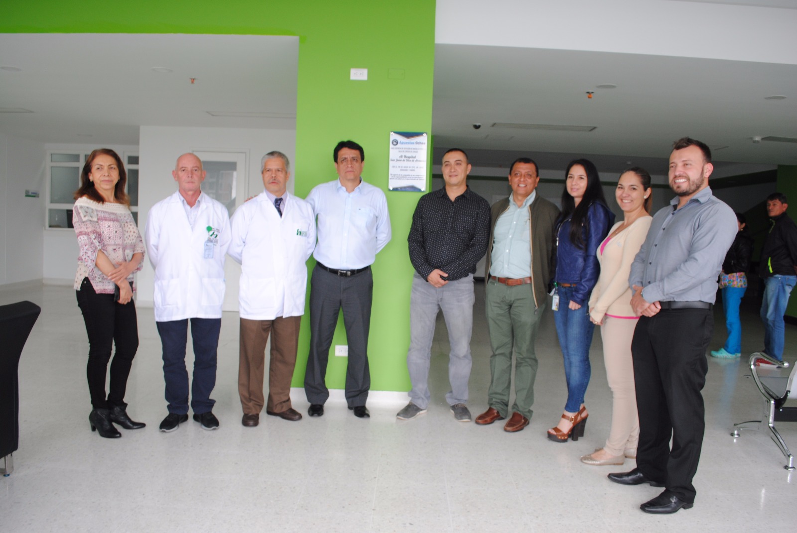 Empresa Apuestas 8A donó mobiliario para sala de espera del Hospital Departamental Universitario del Quindío San Juan de Dios
