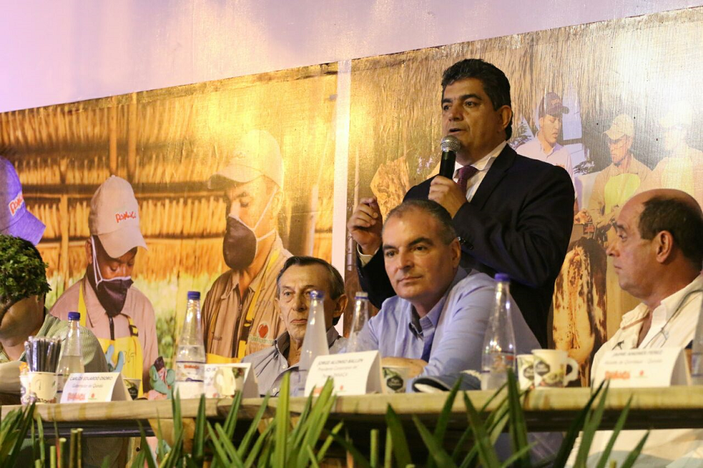 Ministro de Agricultura graduó en el Quindío a 428 campesinos de Colombia que obtuvieron conocimientos técnicos en productividad agropecuaria