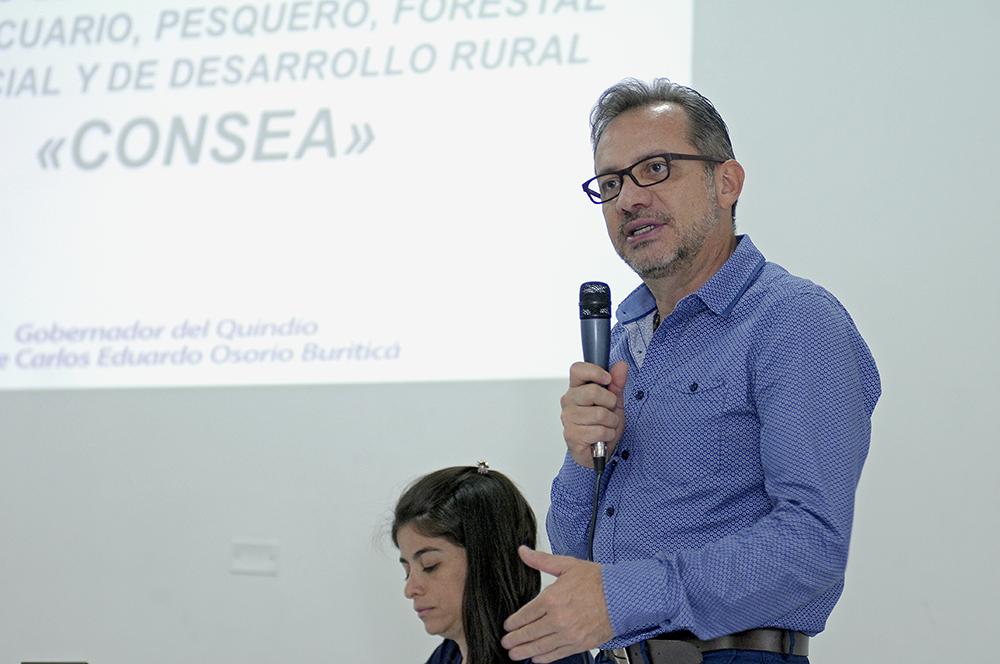 Gobierno del Padre Carlos Eduardo Osorio Buriticá comprometido con el desarrollo de la apicultura en el Quindío