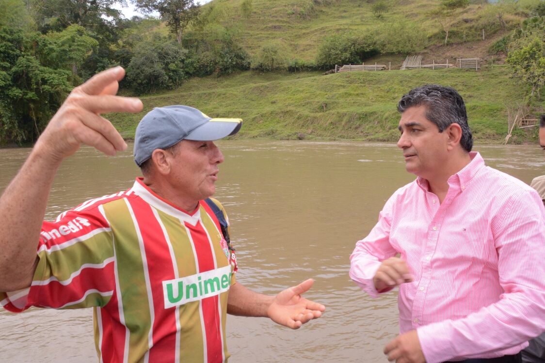 El gobernador visitó la vereda Puerto Samaria 2