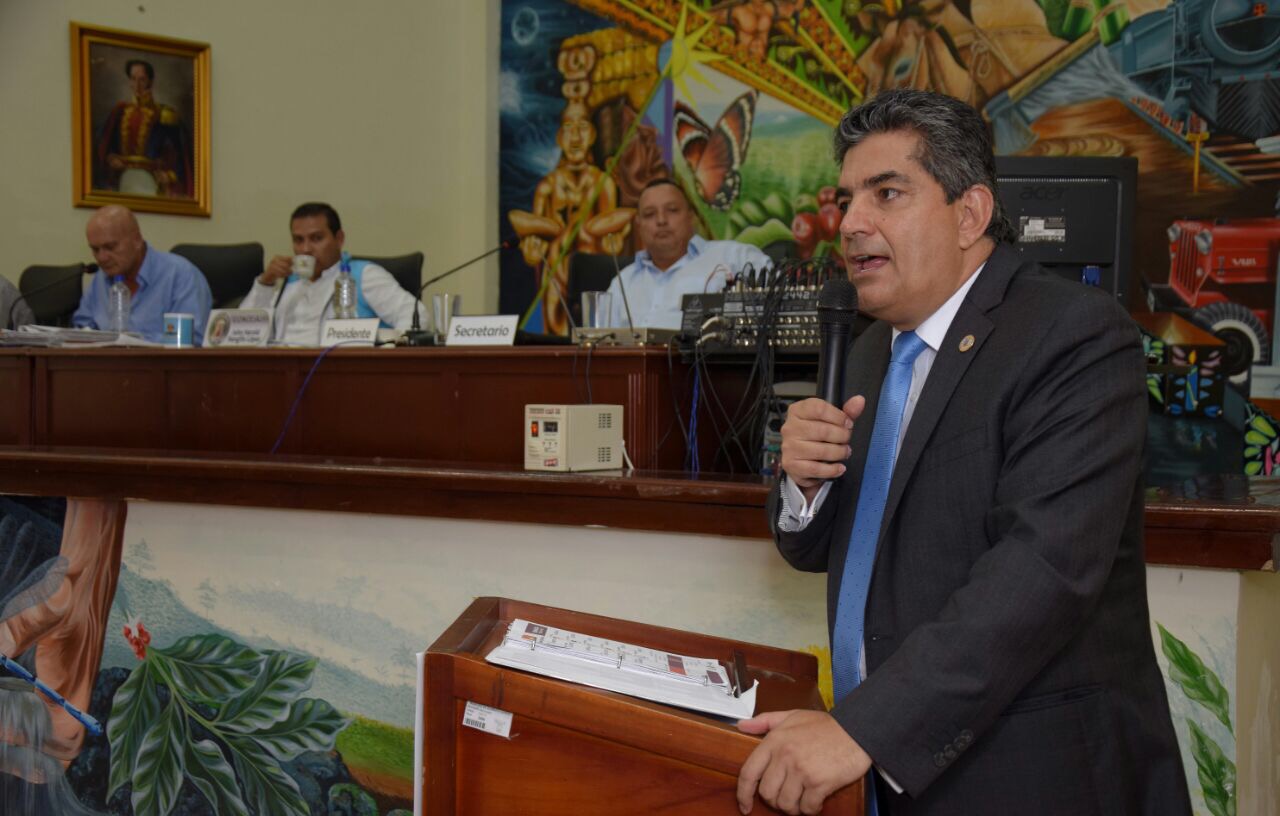 Gobernador del Quindío expuso ante el Honorable Concejo Municipal de Quimbaya las acciones que promueve en beneficio del municipio