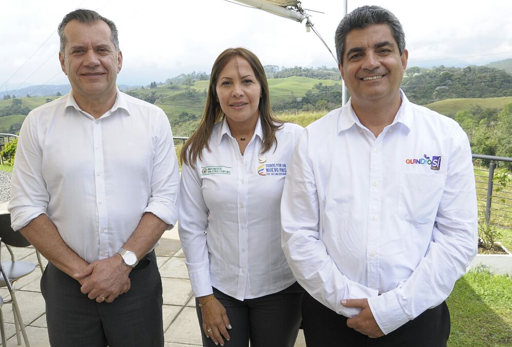 Gobernadores de Quindío y Risaralda se reunieron con viceministra de Comercio Industria y Turismo para impulsar proyectos de desarrollo en beneficio de la región