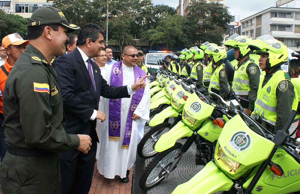 Gobernación y Alcaldía entregaron vehículos a la Policía para fortalecer la seguridad en el departamento