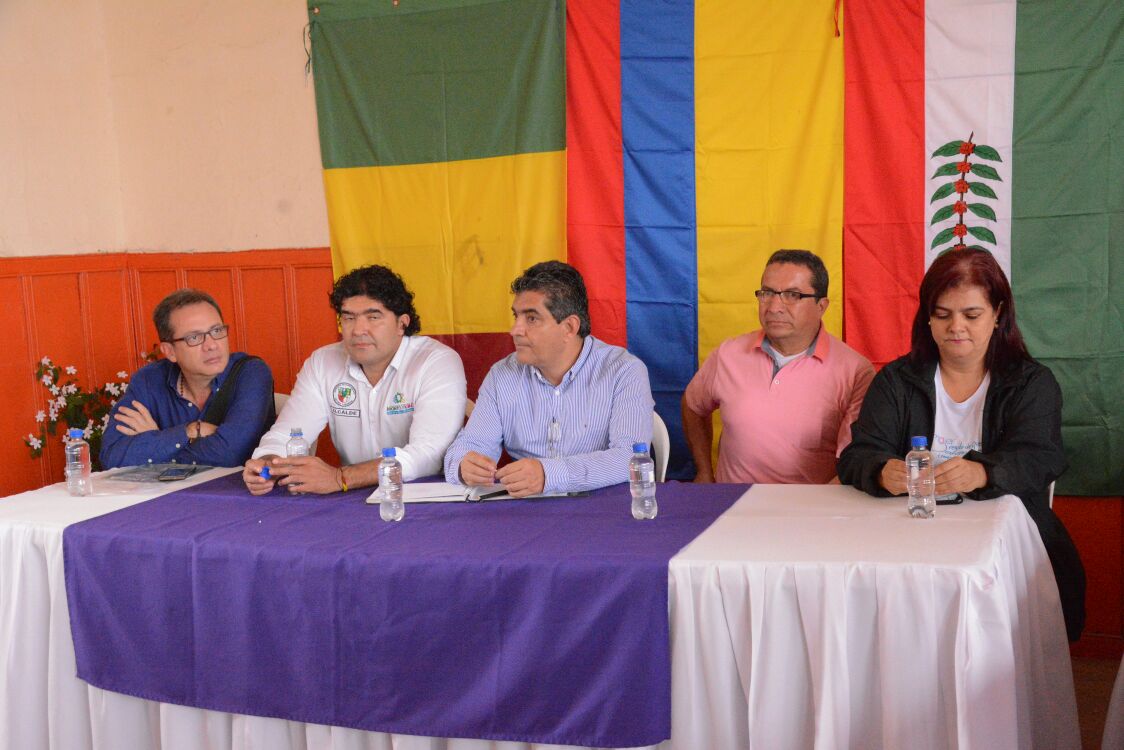 Habitantes de las veredas Cantores La Paloma y La Esperanza expusieron sus principales necesidades ante el gobernador del Quindío
