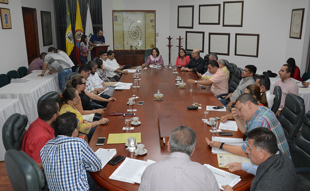Gobernadora e del Quindío firmó convenios con los alcaldes del departamento para transporte escolar de 2018