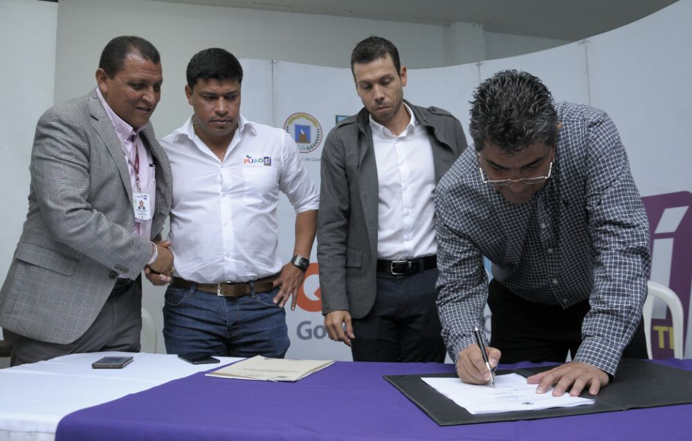 Gobernador firmó contrato para modernizar las cámaras de seguridad de 11 municipios del Quindío